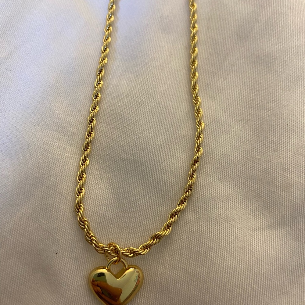 Gold heart necklace